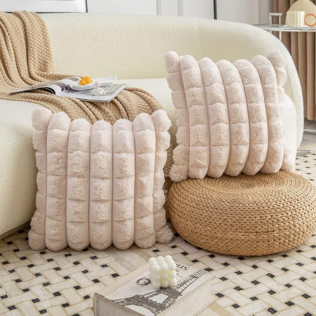 Detalle de Neelvin Beige Faux Fur 22x22 inch Plaid Throw Pillow Covers (Set of 2)