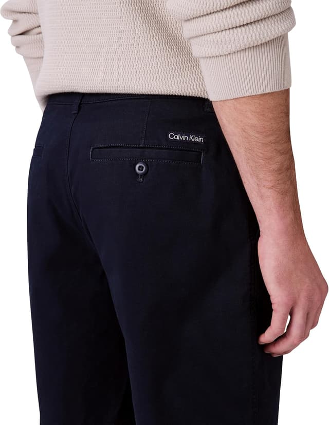 Detalle de Calvin Klein Men’s Classic Cotton Knee Length Chino Shorts