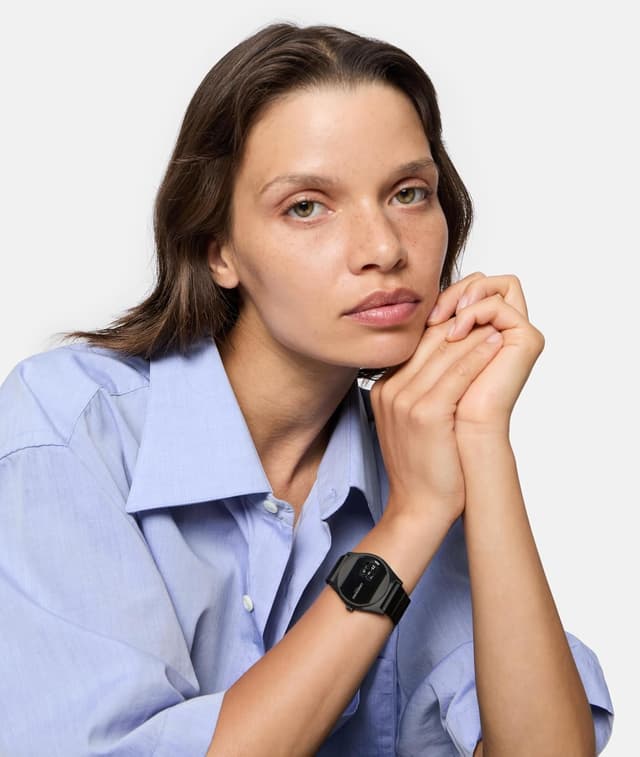 Detalle 2 de Liebeskind Berlin Jump Hour Quarzuhr aus Edelstahl