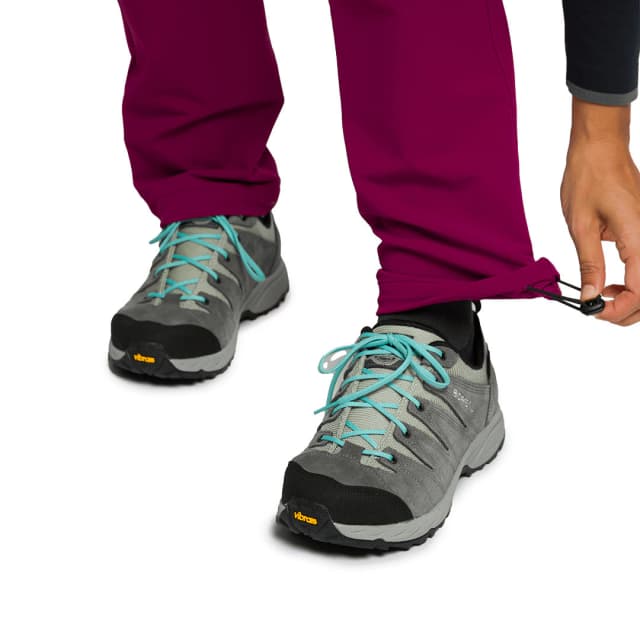 Detalle de Trangoworld Dunai v02: pantalón largo técnico de mujer con nylon reciclado Free4move