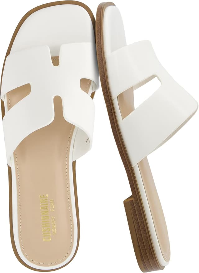 Detalle de CUSHIONAIRE Voyage Cutout Strap Slides for Women — Memory Foam Vegan Leather Slip-On Summer Flats