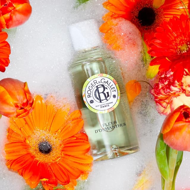 Detalle de Roger&Gallet Fleur d'Osmanthus Wellbeing Fragrance (100ml) – fruity floral amber scent