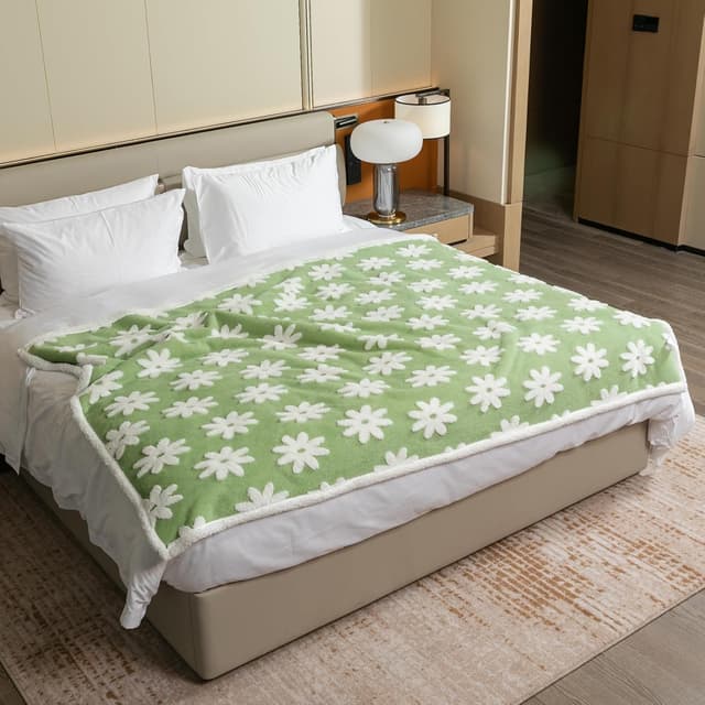 Detalle 2 de Waterproof Pet Blanket Green Stylish Jacquard Throw (Green Flower, XS) for dog beds, couches and washable mat covers