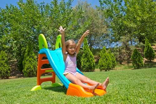 Detalle 2 de FEBER Tobogán Slide Plus con Agua (FEL08000), exterior con hueco para manguera y escaleras antideslizantes