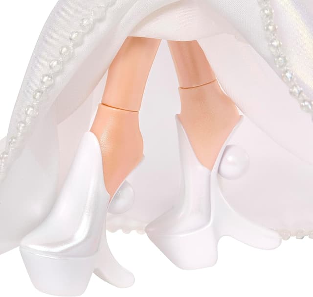 Thumbnail 5 de Bratz 2025 Holidayz Frosty Nightz Cloe Collector Doll 🎎