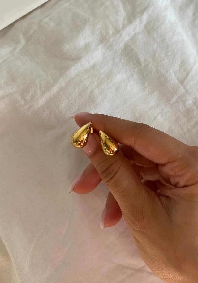 Detalle de Tropfenohrringe für Frauen – dicke Gold-Chunky Creolen aus Messing (ohne Edelstein)