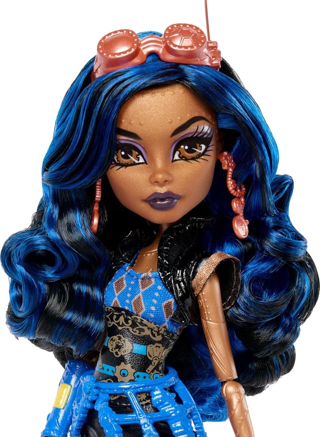 Detalle 2 de Monster High Boo-riginal Creeproduction Robecca Steam (JHK59) con peana, diario y mascota Captain Penny