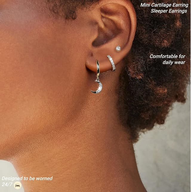 Detalle de Macachii 3 paires de boucles d’oreilles femme en argent 925 plaqué or 14K – mini créoles, étoiles et lunes