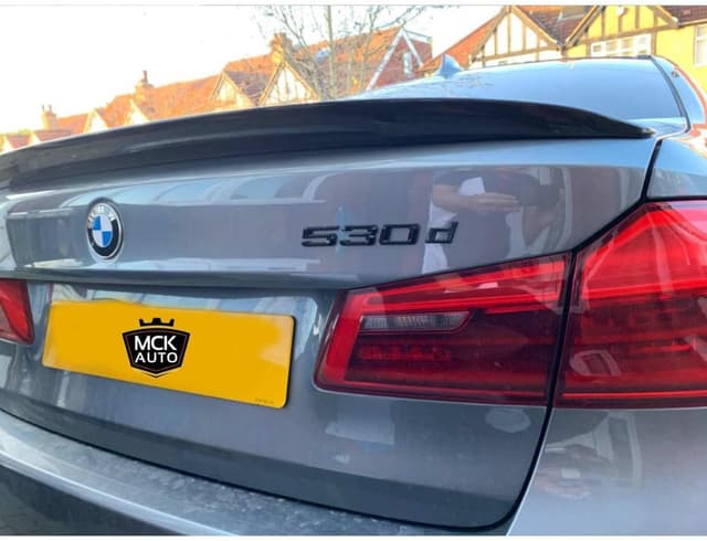 Detalle de MCK Auto 530d black glossy rear boot logo badge emblem (for selected BMW 5 Series models)