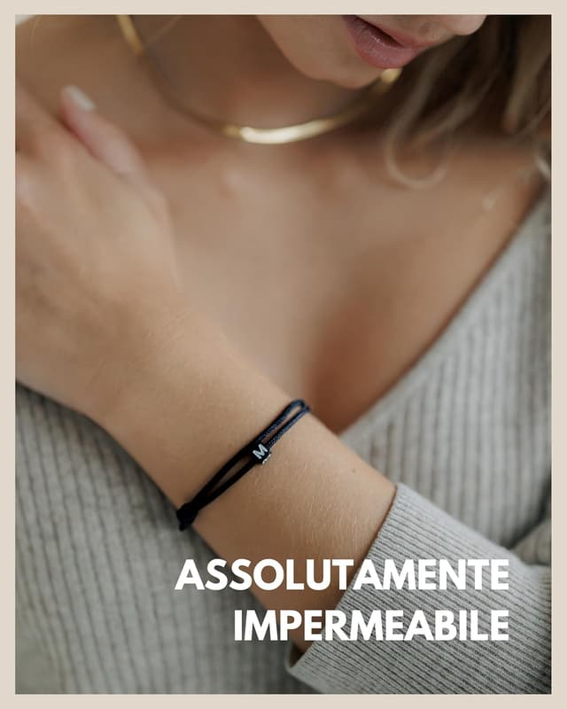 Detalle de GD GOOD.designs bracciale con lettera A-Z in corda intrecciata nera, regolabile