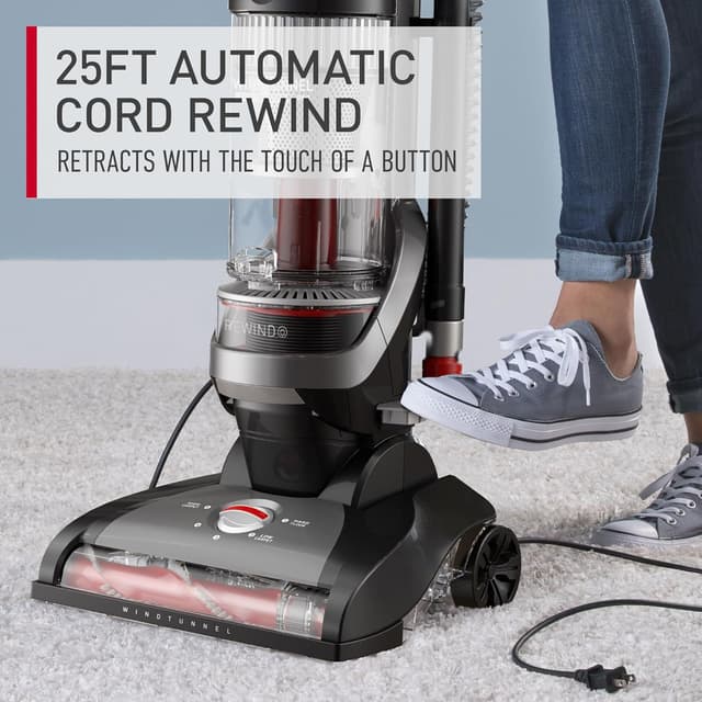 Detalle de Hoover WindTunnel Cord Rewind Pro bagless corded upright vacuum with automatic cord rewind