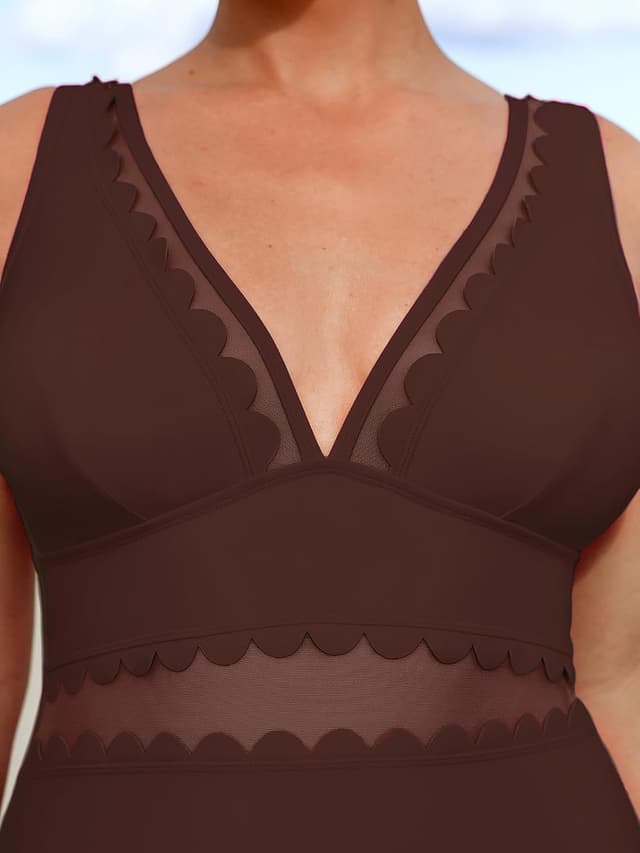 Detalle de Costume da bagno intero donna Plus Size con scollo a V e rete smerlata, spalline regolabili
