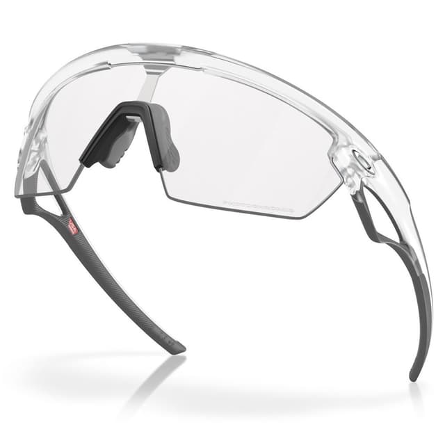 Detalle de Oakley Sphaera: gafas de ciclismo con lentes Prizm™ y ventilación frontal