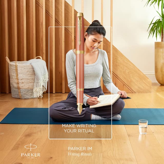 Detalle 2 de Parker IM Writing Rituals Füllfederhalter – orangefarbenes Gehäuse mit Farbverlauf, goldene Zierelemente, blaue Tinte & Geschenkbox