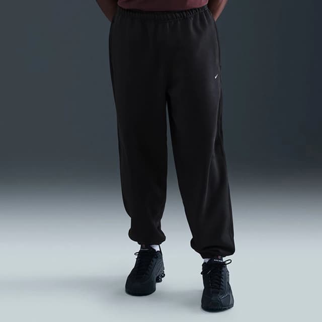 Imagen de Nike Pantalón Solo Swoosh en OfertitasTOP