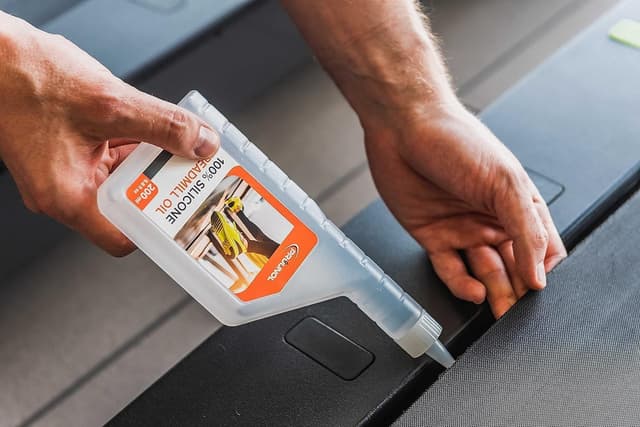 Detalle 2 de Prounol Laufband Silikonöl 200 ml für leises Training