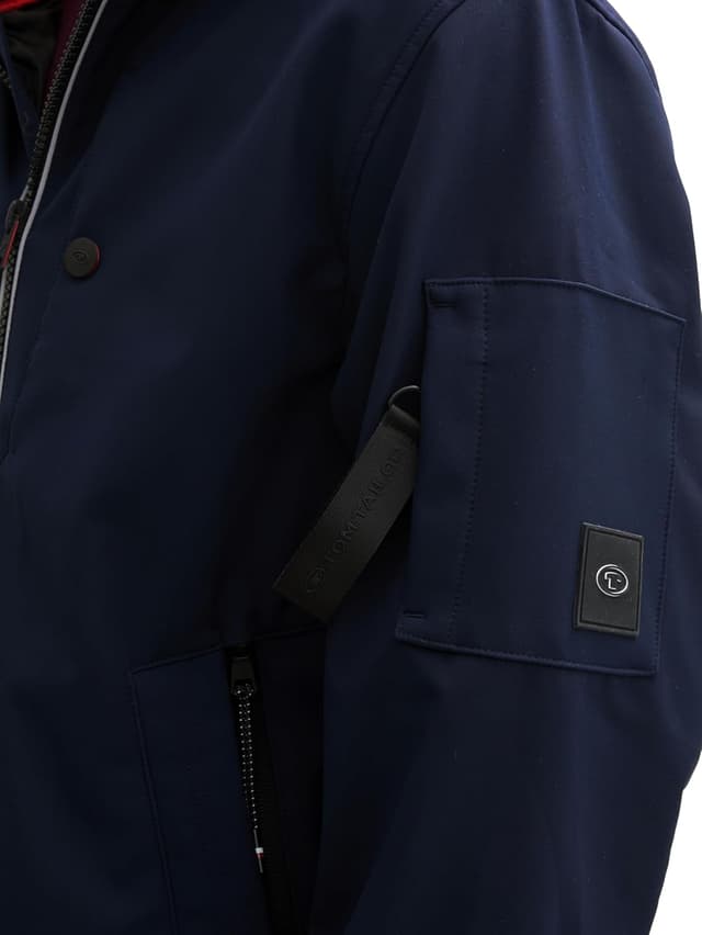 Detalle 1 de TOM TAILOR 1044095 Giacca uomo softshell con cappuccio regolabile