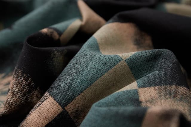 Detalle de RONOMO Herren T-Shirt (95% Baumwolle, 5% Spandex) mit Mikroelastik & Hautfreundlichkeit