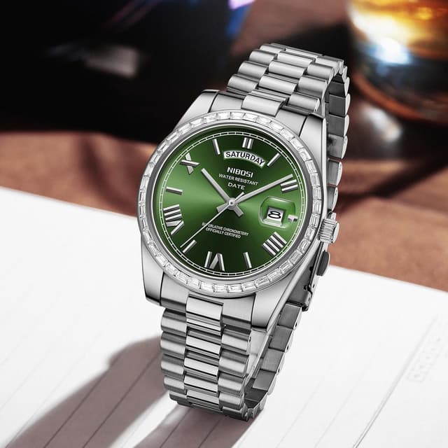 Detalle de NIBOSI Orologio da uomo analogico al quarzo con lunetta tempestata di diamanti e datario