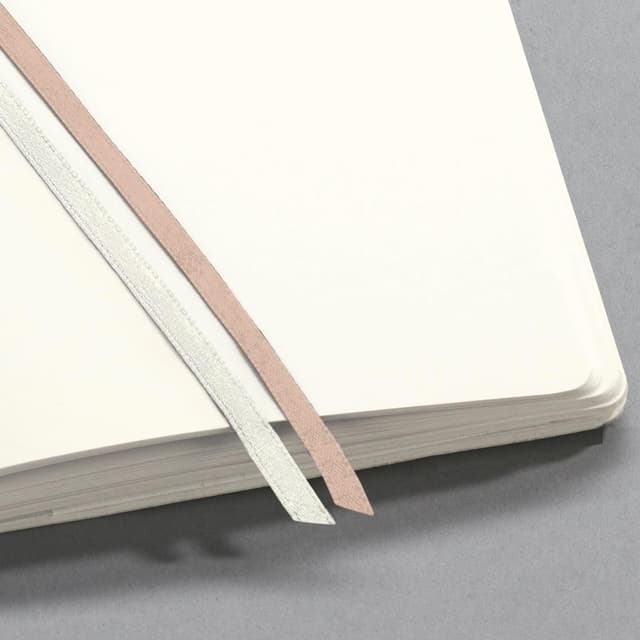 Detalle 2 de SIGEL C2630 Wochenplaner 2026 (Conceptum) ca. A5, taupe, Softcover – 192 Seiten mit Wochen- und Jahresübersicht