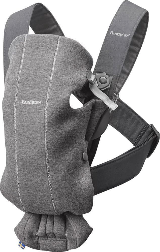 Detalle de BabyBjörn Marsupio Mini Jersey 3D, grigio scuro: comodo per neonati da 0 a 12 mesi