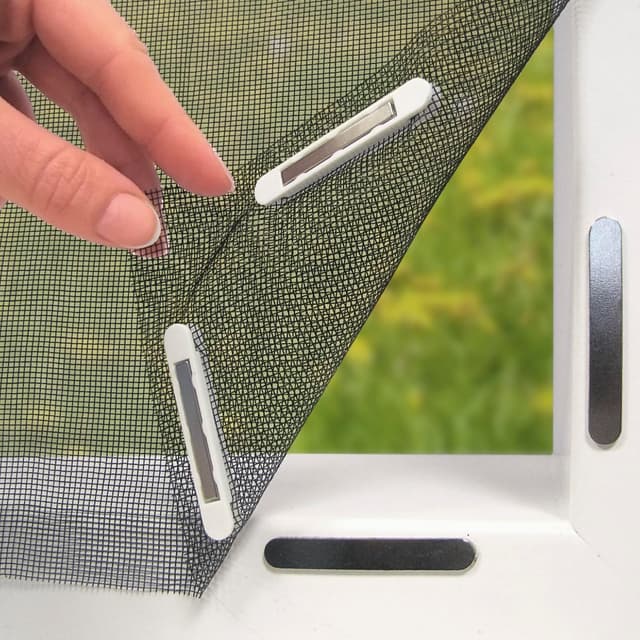 Detalle de EASYmaxx zanzariera per finestra con Magic Click, tagliabile su misura fino a 110 x 130 cm, fissaggio magnetico (colore nero)