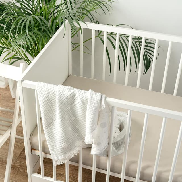 Detalle 2 de Peepeemax Musselin Spannbettlaken für Beistellbett (90x55 cm) – 2er Pack, braun