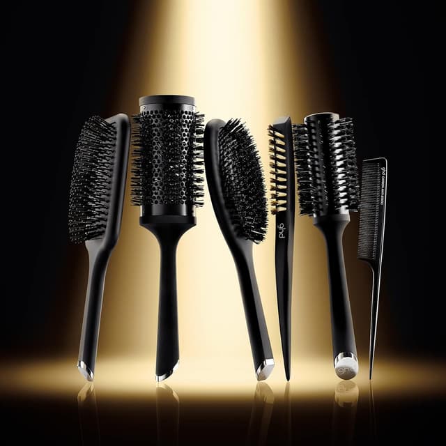 Detalle 2 de ghd The Dresser – ovale Haarbürste zum Entwirren und Verteilen von Pflegeölen