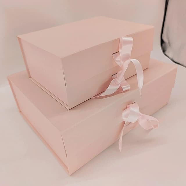 Detalle 2 de Rosa Geschenkbox 33x26x11cm Geschenkverpackung