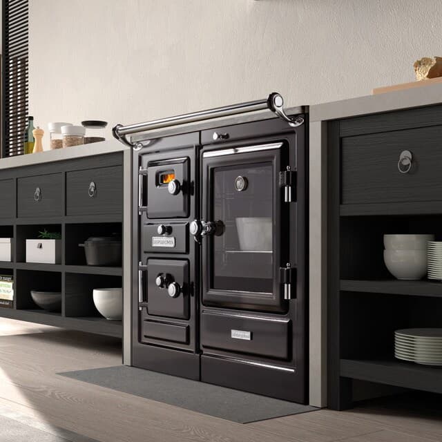 Detalle 2 de Hergom Saja 7/90 Cocina de leña 8 kW