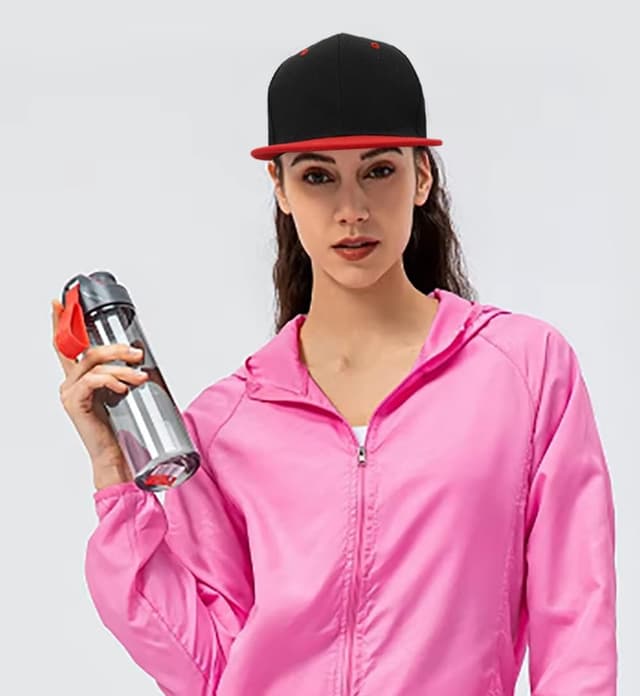 Detalle de WULIQIUQIU unisex snapback hat with flat wide brim