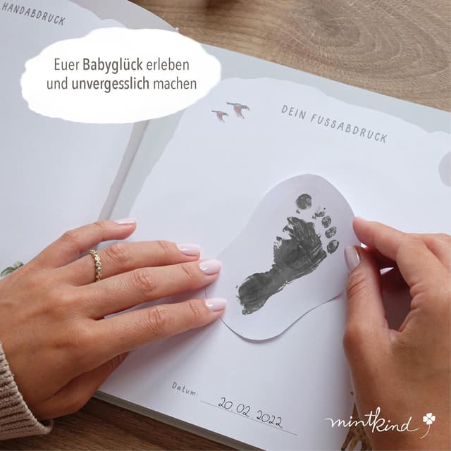 Thumbnail 6 de mintkind® Mein erstes Jahr Babyalbum Salbei – sanftes Babytagebuch mit 176 Seiten & Sticker-Set (Hardcover, 21 x 21 cm)