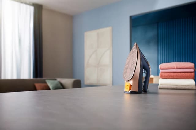 Thumbnail 2 de Philips Azur 8000 Series DST8050/20 Bügeleisen