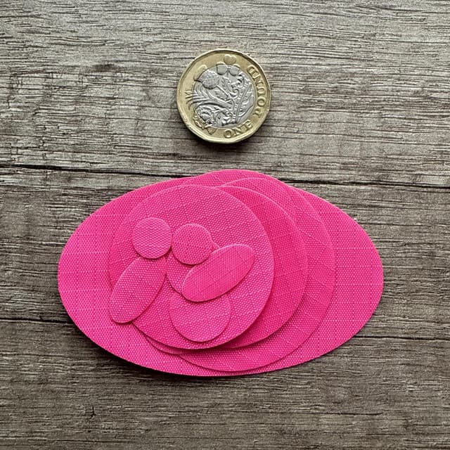 Detalle de aZengear Repair Patches Stick-On Waterproof Kit (30+ colours, 11 pieces) for down jackets, tents, shoes & more