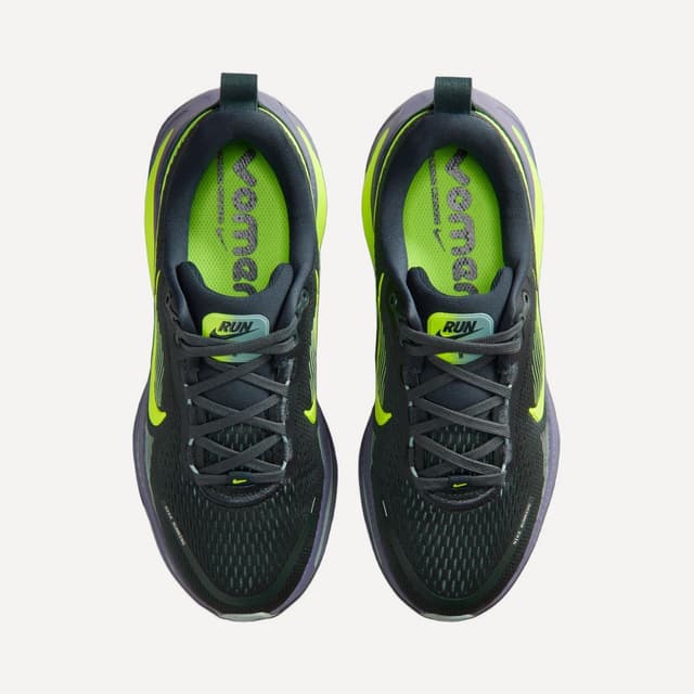 Detalle 2 de Nike Vomero 18 para niño, running