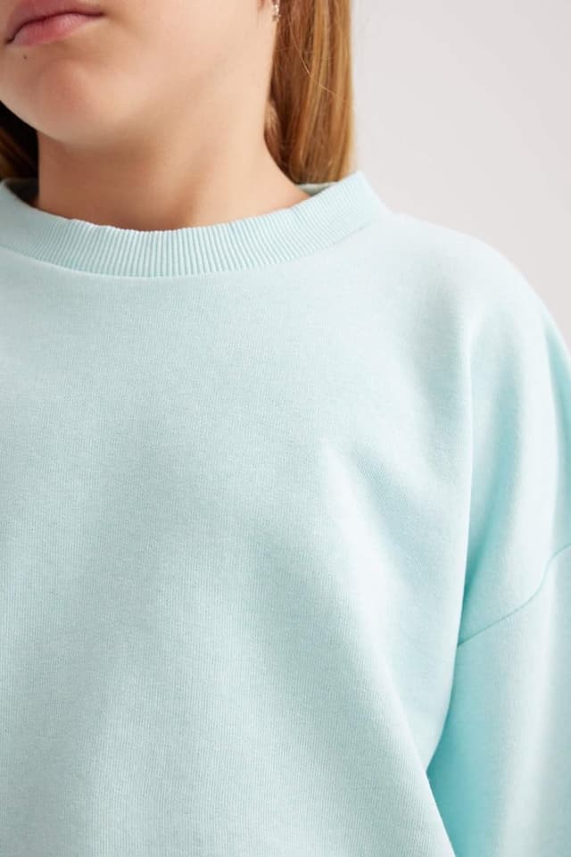 Detalle de DeFacto Mädchen B7788a8 Sweatshirt – warmer Fleece-Pullover für kalte Tage