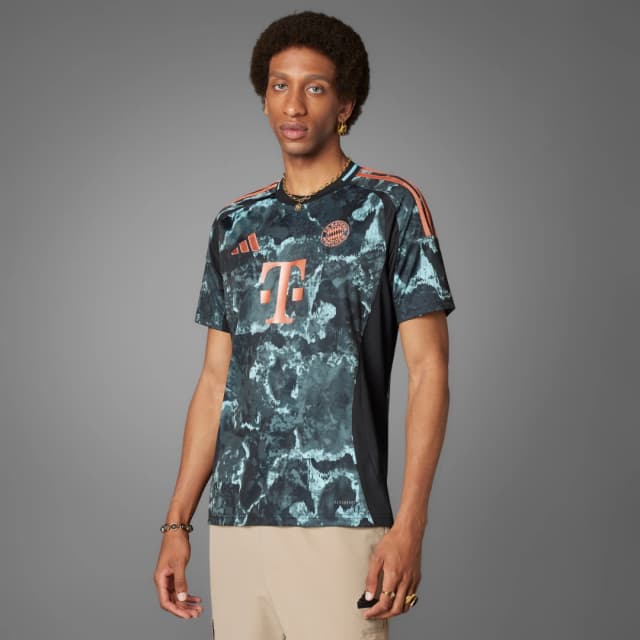 Detalle de Camiseta segunda equipación FC Bayern 24/25 Adidas negra