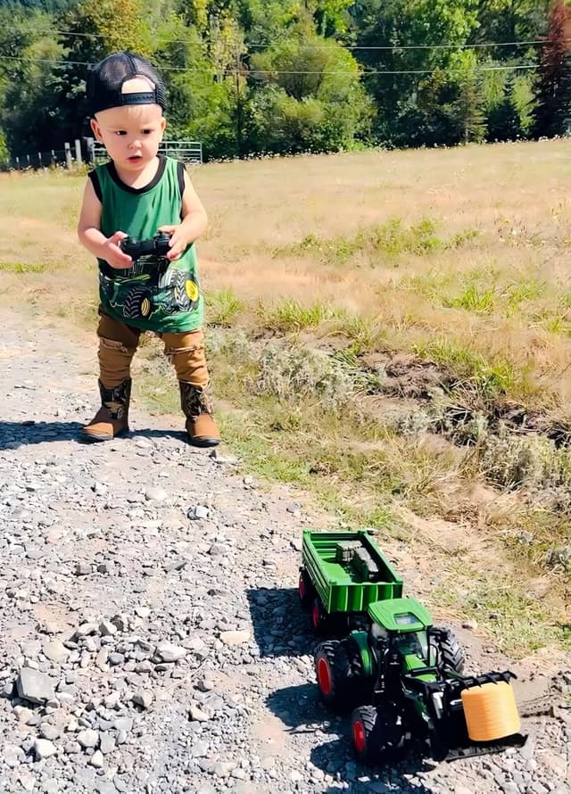 Thumbnail 4 de Remote Control Tractor Toy with Trailer 🚜