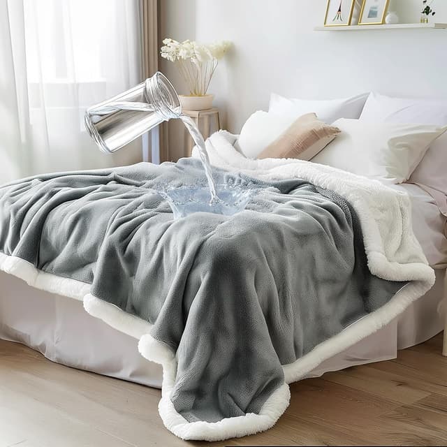 Detalle de Bedding Aid fleckenfreie, wasserdichte Wendedecke mit Sherpa-Fleece für das Doppelbett (Velvet Grau/Wolkenweiß)