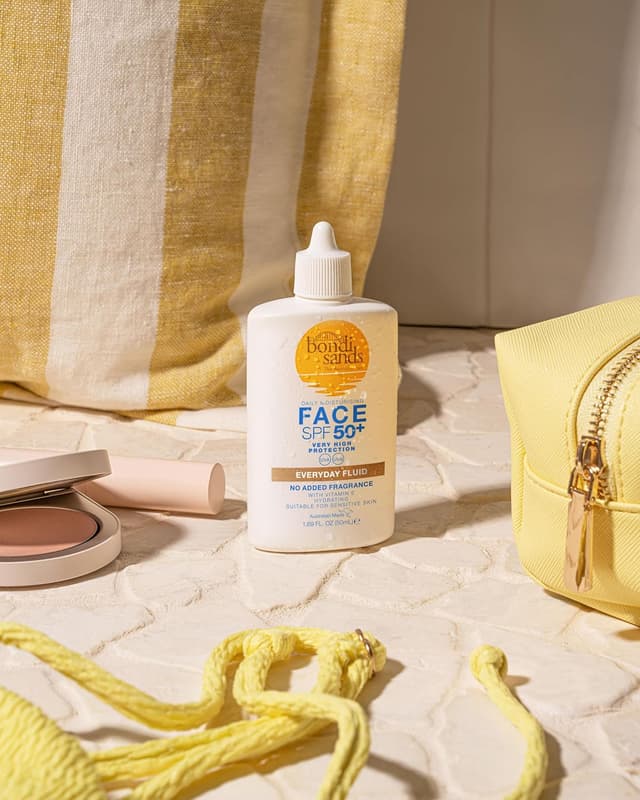 Detalle 2 de Bondi Sands Face Fluid SPF 50+ Everyday : fluide hydratant visage pour peaux sensibles (UVA/UVB)