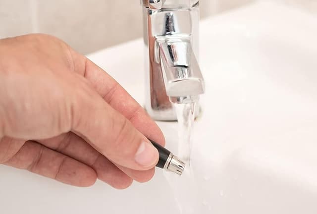 Detalle de Wahl 5640-1016 - Recortadora para orejas, nariz y cejas ✂