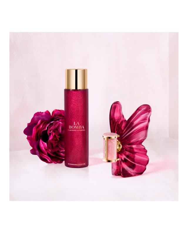 Detalle 2 de Carolina Herrera La Bomba Brillante Aceite Corporal 150 ml: brillo sedoso con aroma icónico