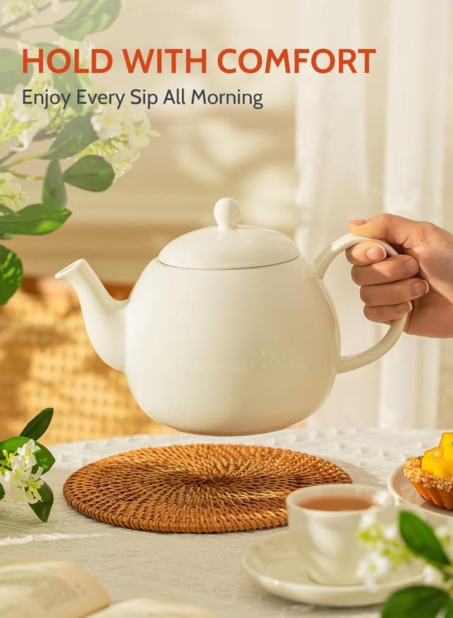 Detalle de Sweese Porcelain Teapot (40 Ounce) in White — Large Enough for About 5 Cups
