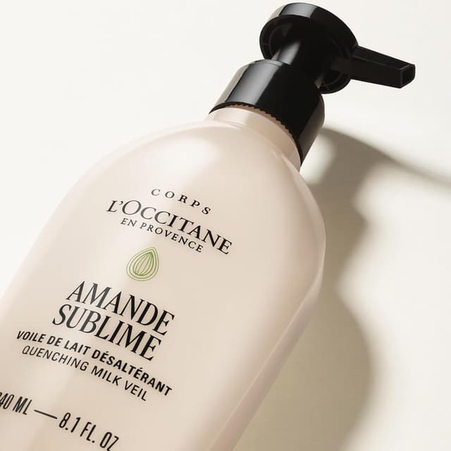 Detalle 2 de L’Occitane Voile de Lait Corps Amande Sublime (240 ml) : hydratation au toucher “velours”