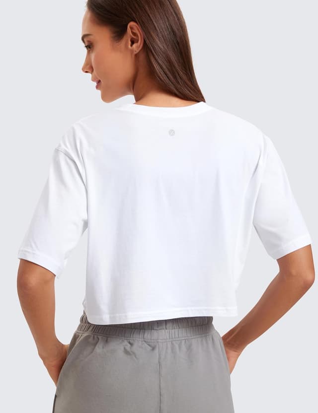 Detalle 2 de CRZ YOGA Women’s Pima Cotton Loose Cropped T-Shirt (R772), short sleeve
