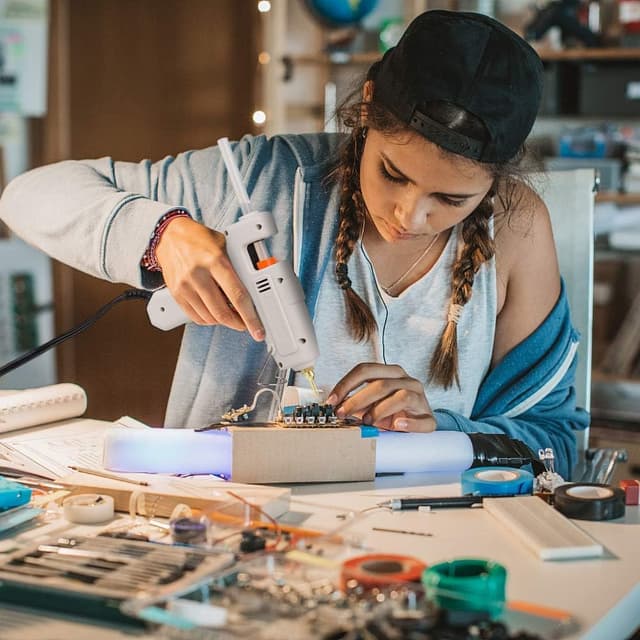 Thumbnail 6 de BEEWAY Hot Glue Gun 100W with 30 glue sticks