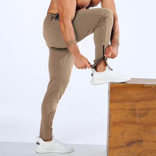 Detalle de BROKIG Mens Zero Armor Gym Jogger Bottoms with ankle zips and integrated mesh pockets