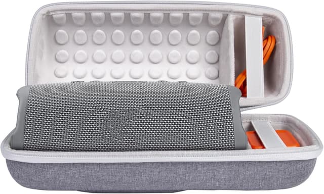 Detalle de JBL Charge 5 hard case with shoulder strap