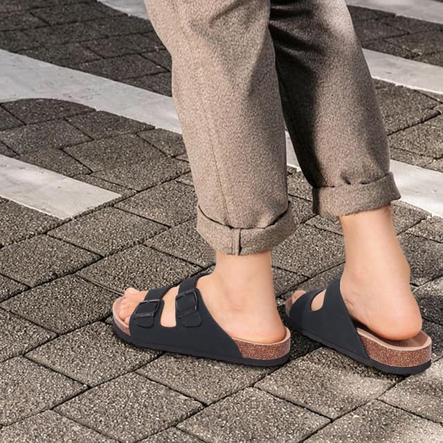 Detalle de Comwarm Damen Kork-Fußbett Pantoletten – bequeme Sommer-Slide mit verstellbarer Schnalle