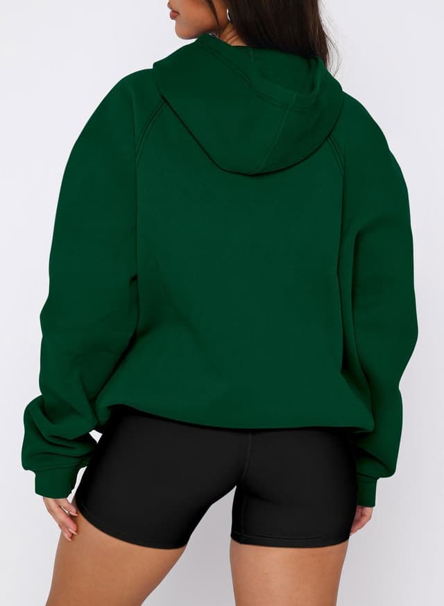 Detalle de KISSMODA women’s long sleeve kangaroo pocket pullover hoodie (oversized boyfriend style)